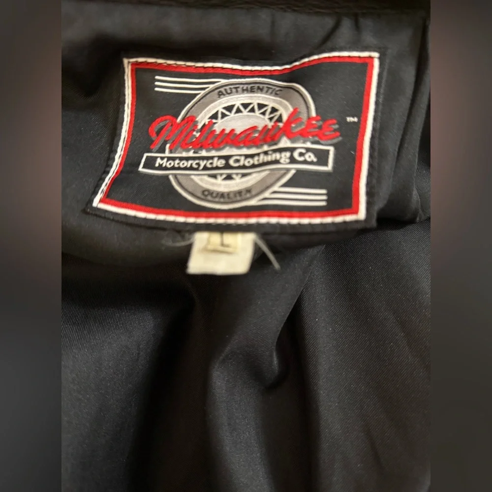 Milwaukee Black Moto Leather Jacket Women's Size Large - Picture 3 of 10